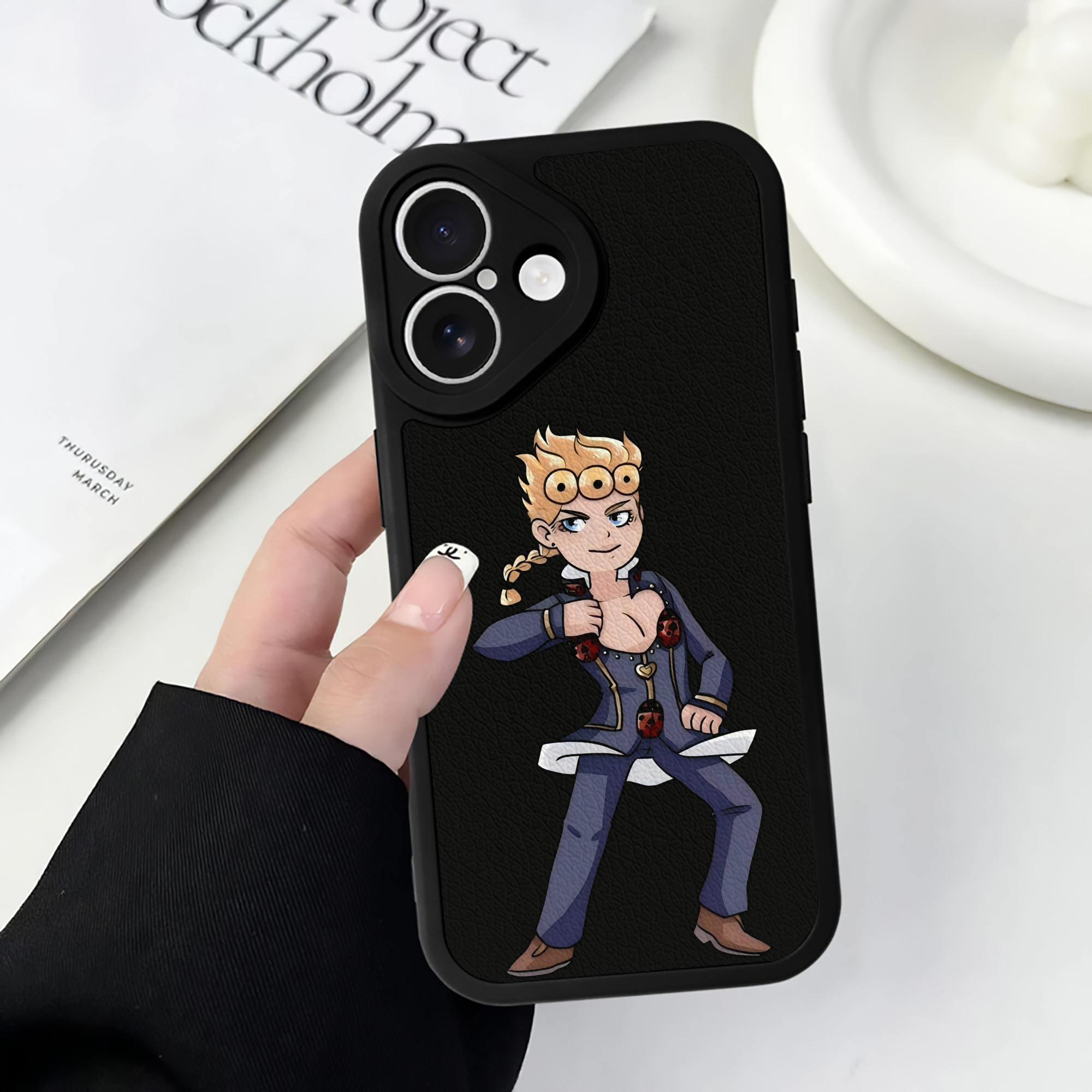 （画像用） ジョジョの奇妙な冒険 ジョルノ?ジョバァーナ JoJo's Bizarre Adventure Giorno Giovanna 【iPhone 16シリーズ対応】シリコンスマホケース（レザー調） 材質：シリコン